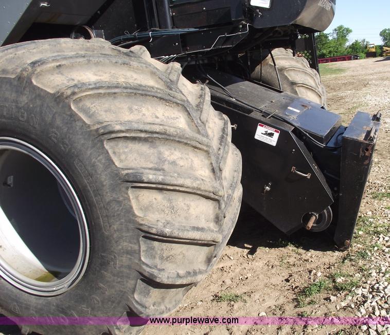 image for item A4231 2001 Gleaner R72 RWA combine