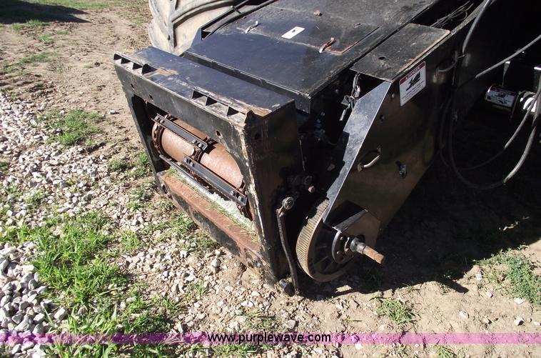 image for item A4231 2001 Gleaner R72 RWA combine