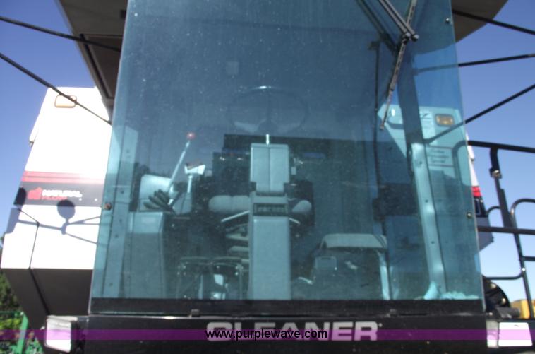image for item A4231 2001 Gleaner R72 RWA combine