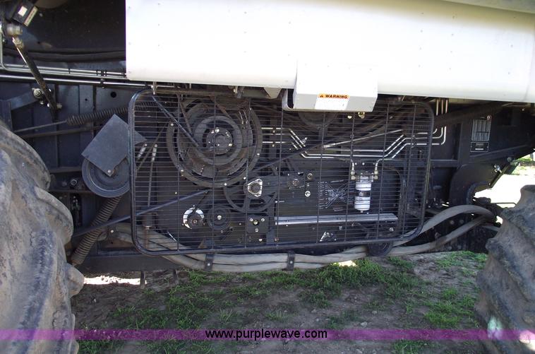 image for item A4231 2001 Gleaner R72 RWA combine