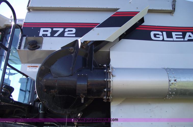 image for item A4231 2001 Gleaner R72 RWA combine