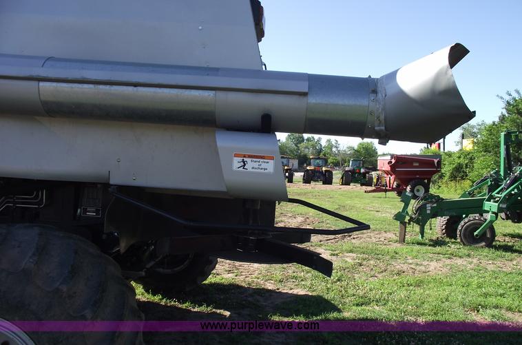 image for item A4231 2001 Gleaner R72 RWA combine