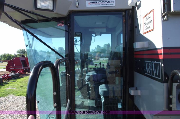 image for item A4231 2001 Gleaner R72 RWA combine