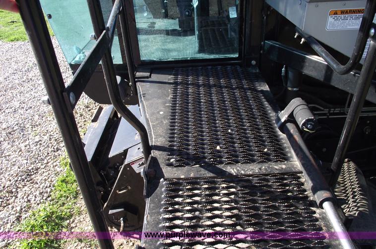 image for item A4231 2001 Gleaner R72 RWA combine