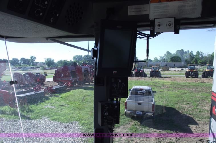 image for item A4231 2001 Gleaner R72 RWA combine