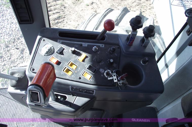 image for item A4231 2001 Gleaner R72 RWA combine