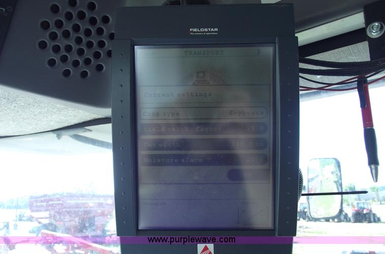 image for item A4231 2001 Gleaner R72 RWA combine