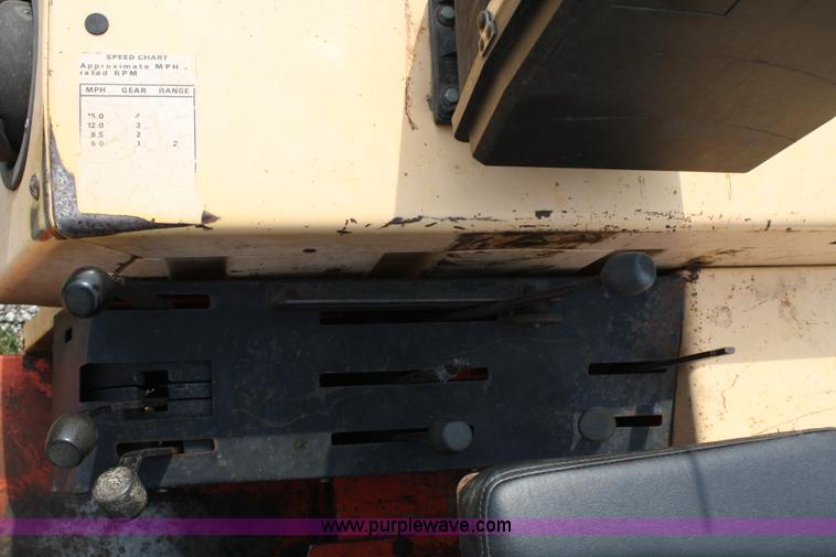 image for item 4759 1972 Case 1175 tractor