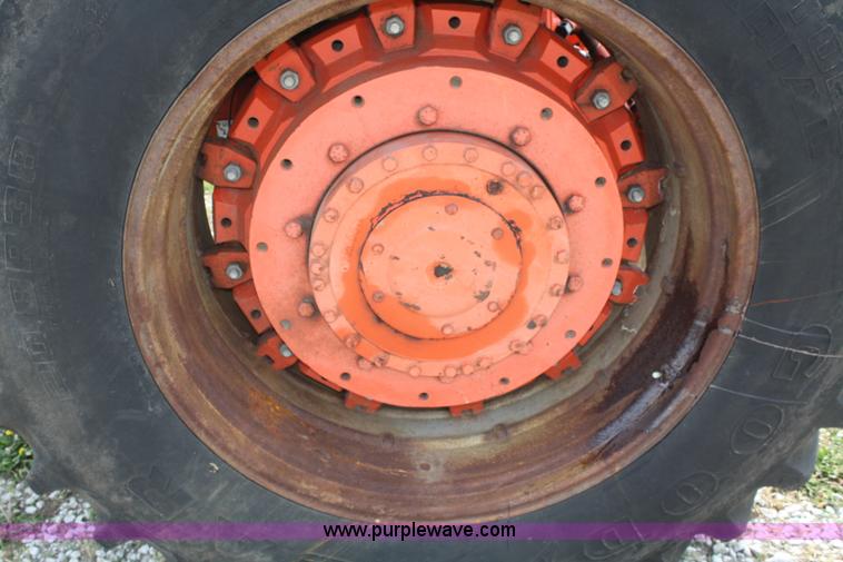 image for item 4759 1972 Case 1175 tractor