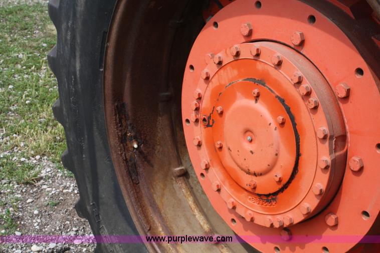 image for item 4759 1972 Case 1175 tractor