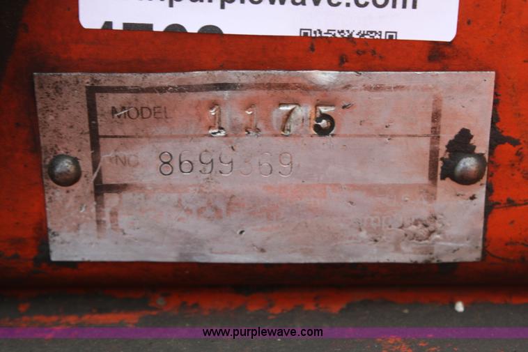 image for item 4759 1972 Case 1175 tractor