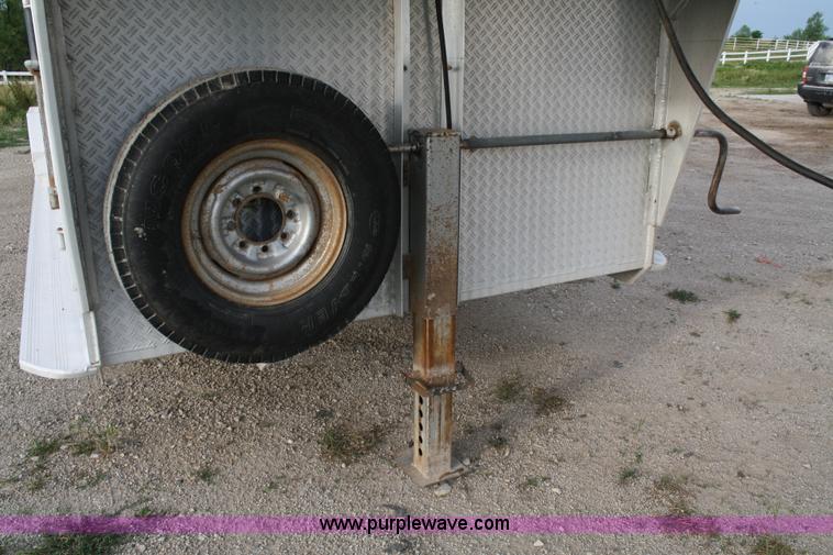 image for item 4764 1994 Barrett aluminum stock trailer
