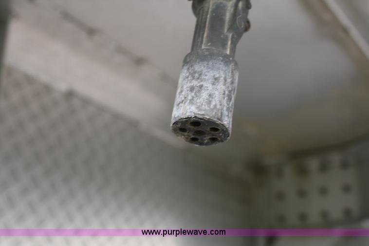 image for item 4764 1994 Barrett aluminum stock trailer