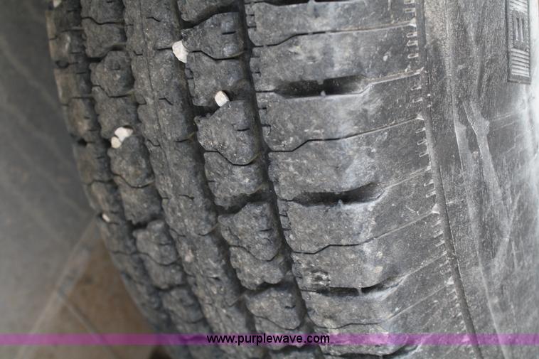 image for item 4764 1994 Barrett aluminum stock trailer