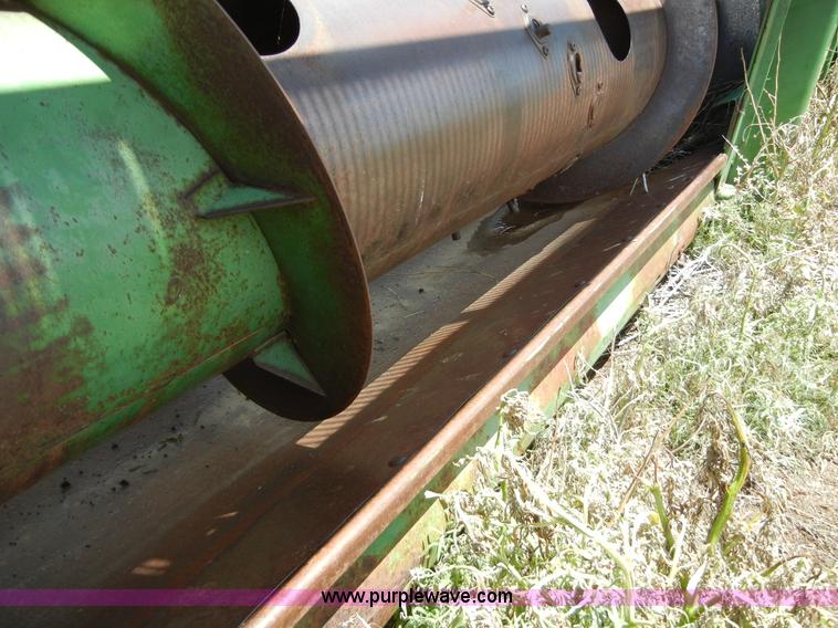 image for item 5122 John Deere 653A row crop head