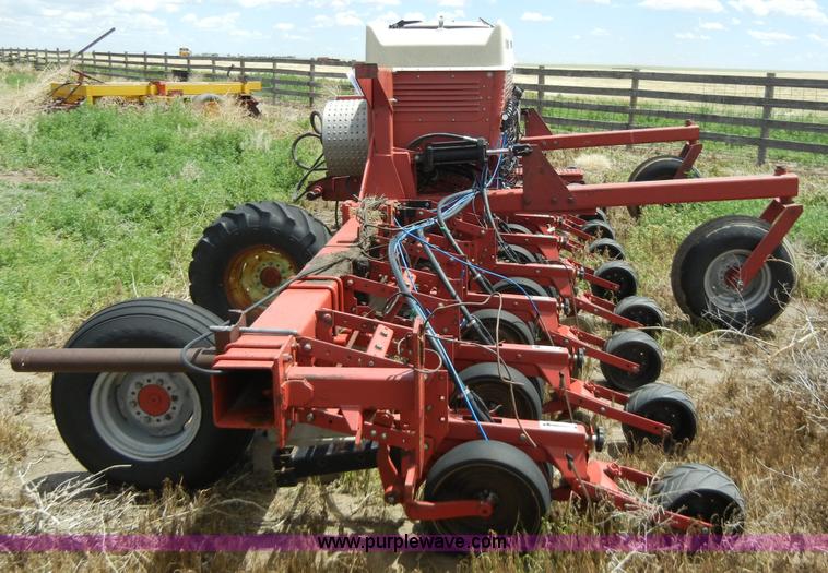 image for item 5124 Case 900 12 row planter