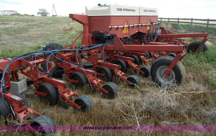 image for item 5124 Case 900 12 row planter