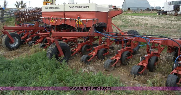 image for item 5124 Case 900 12 row planter
