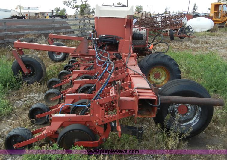 image for item 5124 Case 900 12 row planter