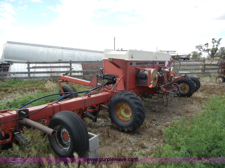 image for item 5124 Case 900 12 row planter