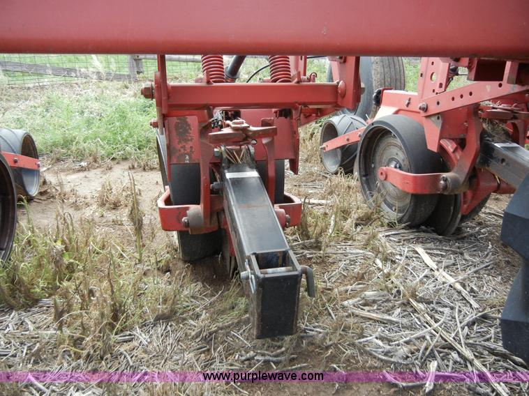 image for item 5124 Case 900 12 row planter