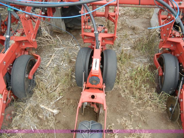 image for item 5124 Case 900 12 row planter