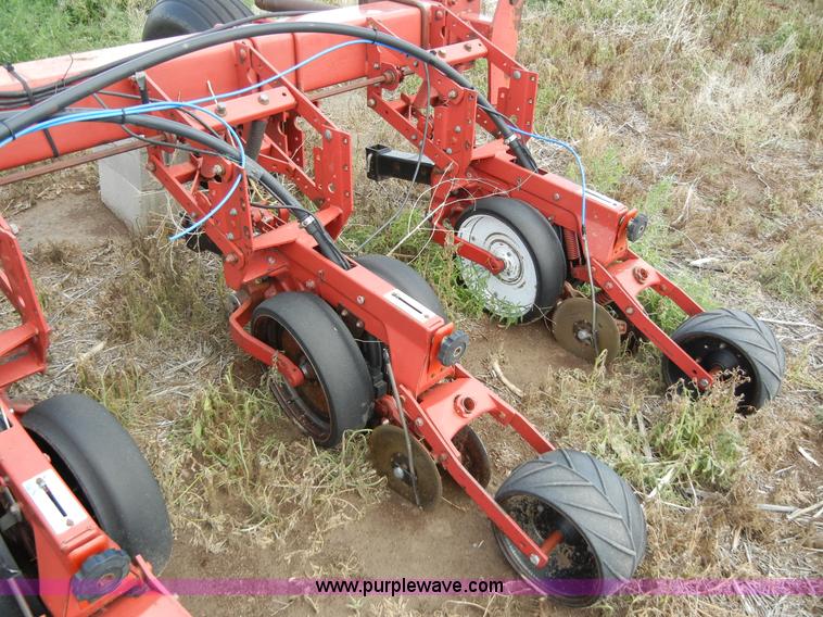 image for item 5124 Case 900 12 row planter