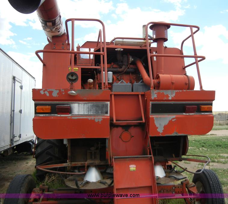 image for item 5128 International Harvester 1480 combine