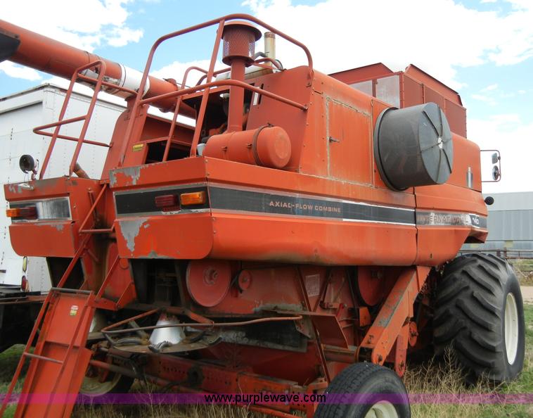 image for item 5128 International Harvester 1480 combine