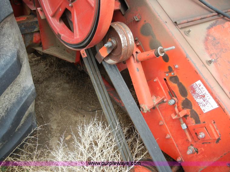 image for item 5128 International Harvester 1480 combine