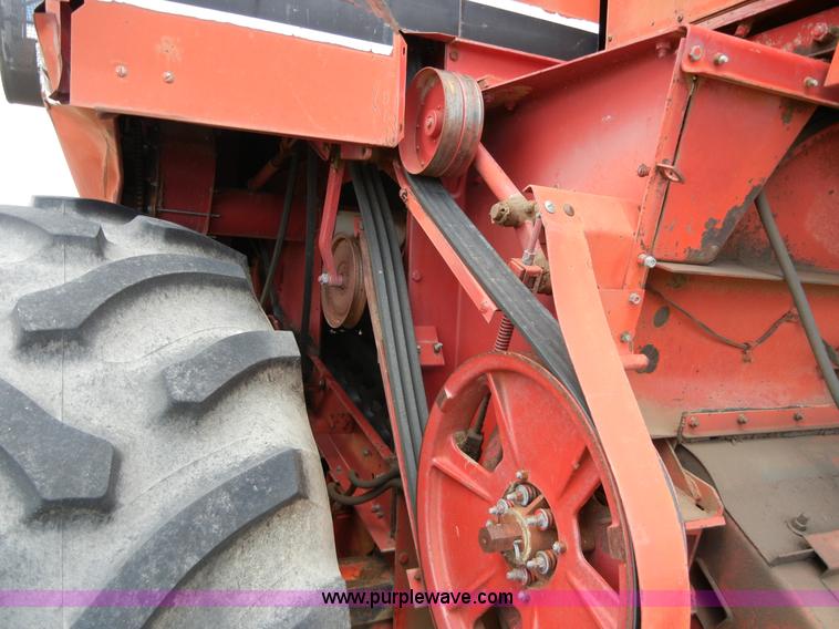image for item 5128 International Harvester 1480 combine