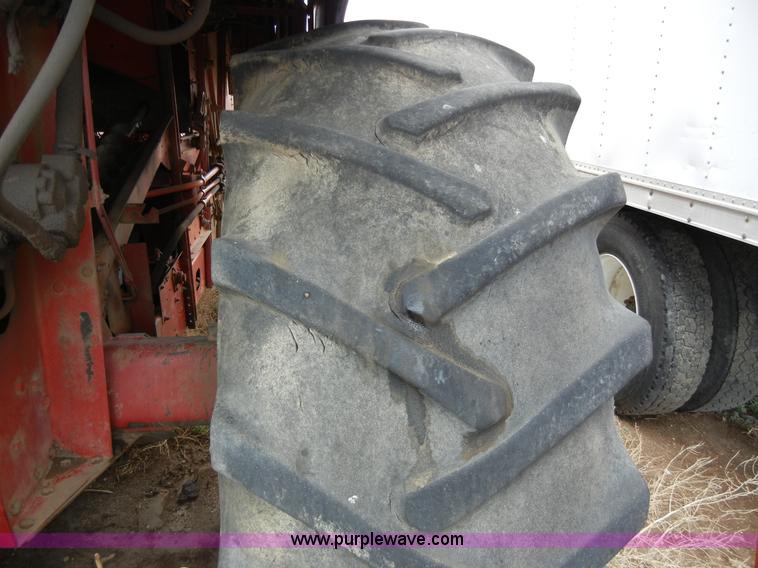 image for item 5128 International Harvester 1480 combine