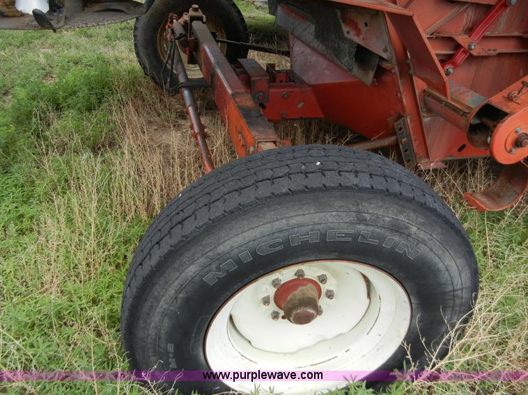 image for item 5128 International Harvester 1480 combine