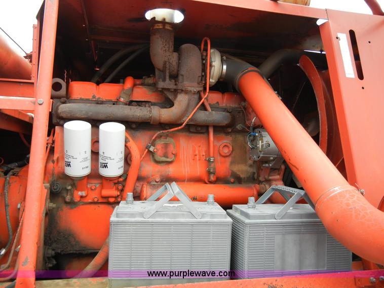 image for item 5128 International Harvester 1480 combine