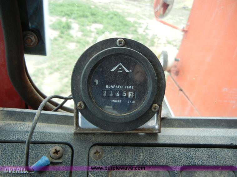 image for item 5128 International Harvester 1480 combine