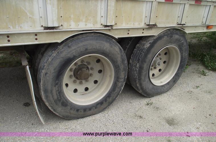 image for item 5439 2006 Barrett 53' double deck aluminum stock trailer