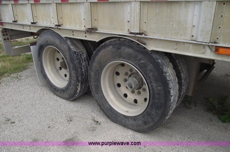 image for item 5439 2006 Barrett 53' double deck aluminum stock trailer