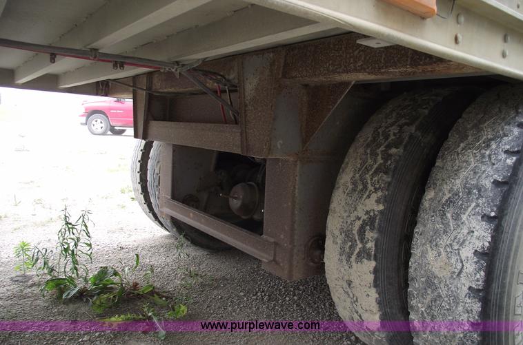 image for item 5439 2006 Barrett 53' double deck aluminum stock trailer