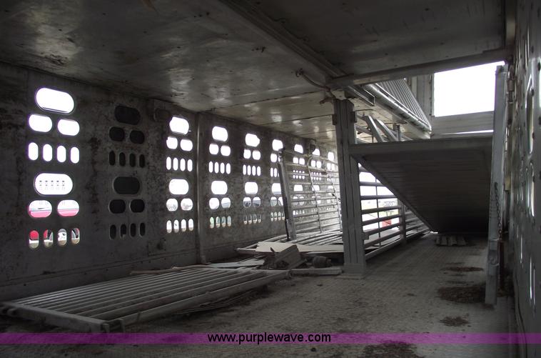 image for item 5439 2006 Barrett 53' double deck aluminum stock trailer