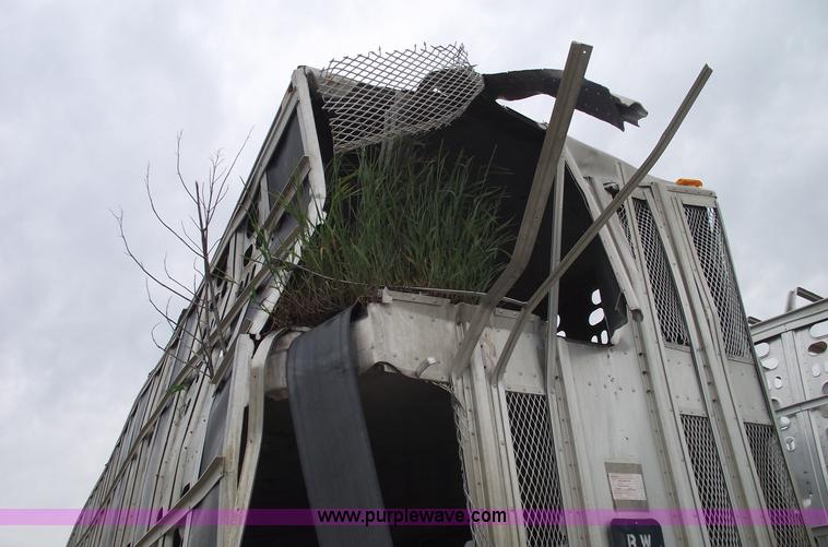 image for item 5439 2006 Barrett 53' double deck aluminum stock trailer