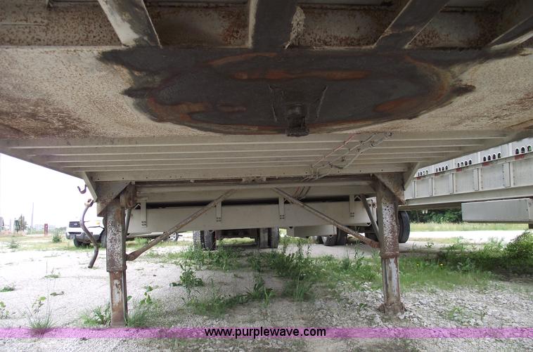 image for item 5439 2006 Barrett 53' double deck aluminum stock trailer