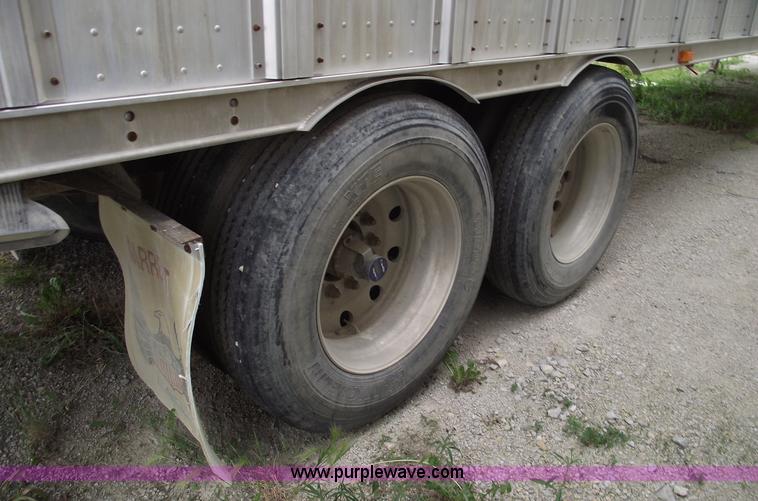 image for item 5440 2006 Barrett 53' double deck aluminum stock trailer