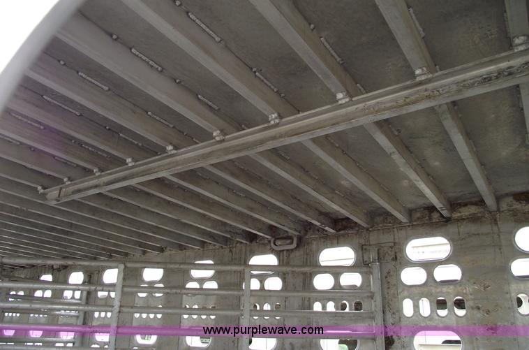 image for item 5440 2006 Barrett 53' double deck aluminum stock trailer