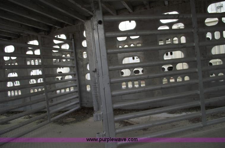 image for item 5440 2006 Barrett 53' double deck aluminum stock trailer