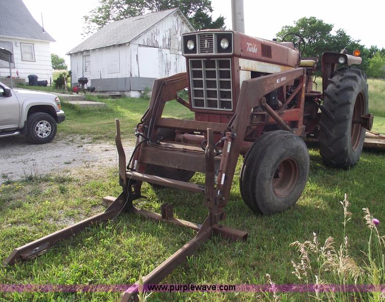 image for item 5444 1974 International Farmall 1066 tractor