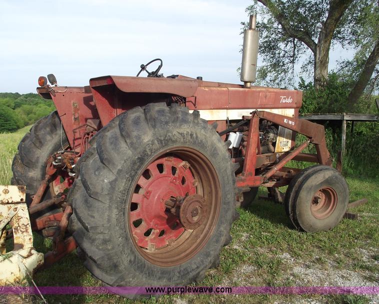 image for item 5444 1974 International Farmall 1066 tractor