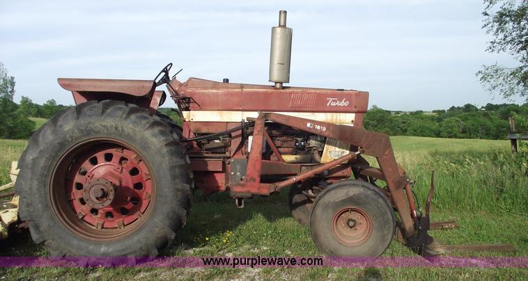 image for item 5444 1974 International Farmall 1066 tractor
