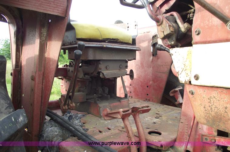 image for item 5444 1974 International Farmall 1066 tractor