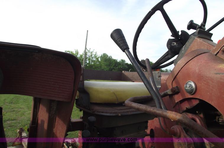 image for item 5444 1974 International Farmall 1066 tractor