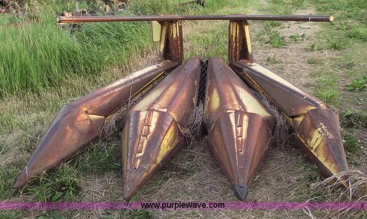 image for item 5446 1985 John Deere 3970 forage harvester